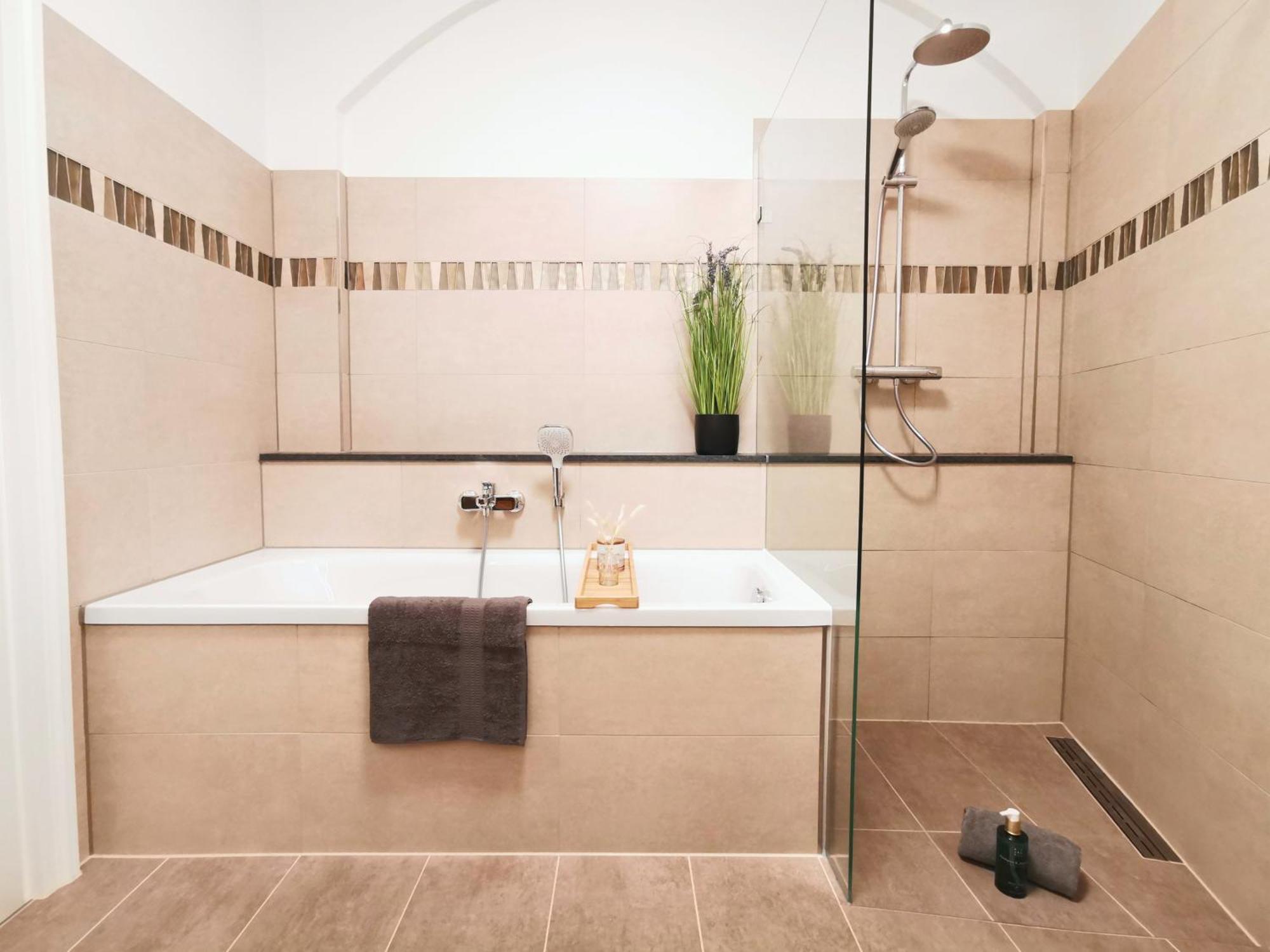 Fynbos Apartments Deluxe, Balkon, Historisch, Parkplatz ไมเซน ภายนอก รูปภาพ